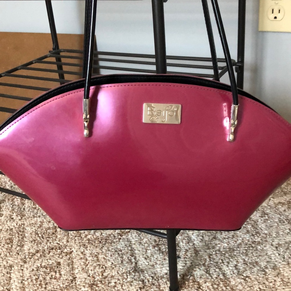 Beijo clam style fusha handbag